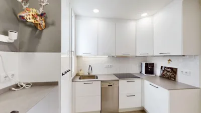 Piso en venta en Carrer de la Creu dels Molers, cerca de Carrer de Magalhäes, El Poble-sec (Distrito Sants-Montjuïc. Barcelona Capital) de 359.000 €