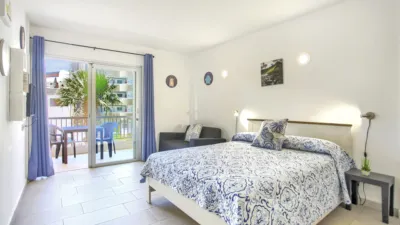 Studio on Avenida Santiago Puig photo 5