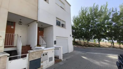 House on Doctor Puigvert Street photo 4