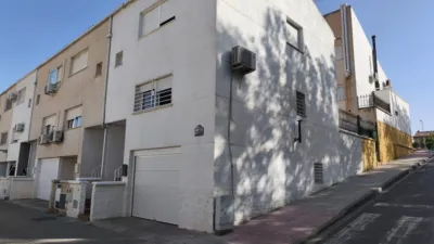 House on Doctor Puigvert Street photo 3