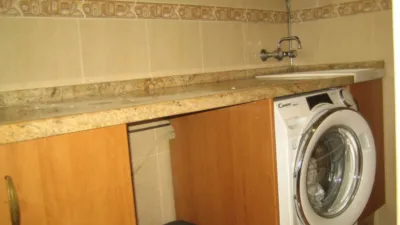 Piso en alquiler en Calle Sicilia, Zaidín-Vergeles (Distrito Zaidín. Granada Capital) de 900 €<span>/mes</span>