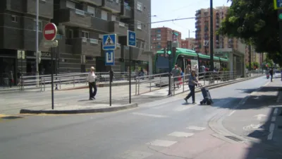 Piso en alquiler en Calle Sicilia, Zaidín-Vergeles (Distrito Zaidín. Granada Capital) de 900 €<span>/mes</span>