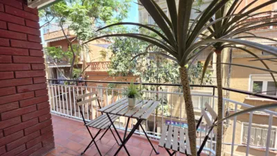 Piso en venta en Carrer de Calderón de la Barca, cerca de Carrer dels Agudells, El Carmel (Distrito Horta-Guinardó. Barcelona Capital) de 329.000 €