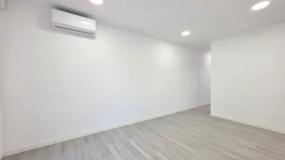 Piso en venta en Carrer de Calderón de la Barca, cerca de Carrer dels Agudells, El Carmel (Distrito Horta-Guinardó. Barcelona Capital) de 329.000 €