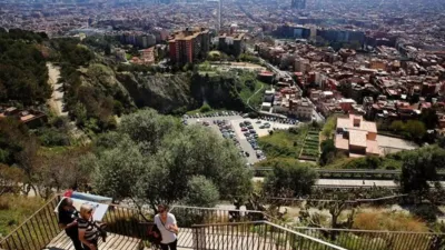 Piso en venta en Carrer de Calderón de la Barca, cerca de Carrer dels Agudells, El Carmel (Distrito Horta-Guinardó. Barcelona Capital) de 329.000 €
