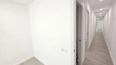 Piso en venta en Carrer de Calderón de la Barca, cerca de Carrer dels Agudells, El Carmel (Distrito Horta-Guinardó. Barcelona Capital) de 329.000 €