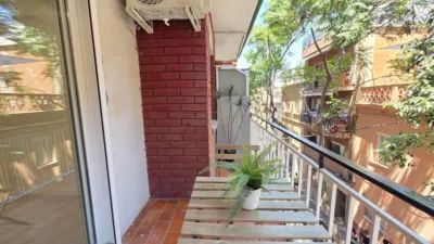 Piso en venta en Carrer de Calderón de la Barca, cerca de Carrer dels Agudells, El Carmel (Distrito Horta-Guinardó. Barcelona Capital) de 329.000 €