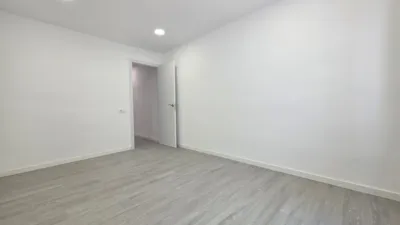 Piso en venta en Carrer de Calderón de la Barca, cerca de Carrer dels Agudells, El Carmel (Distrito Horta-Guinardó. Barcelona Capital) de 329.000 €