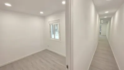 Piso en venta en Carrer de Calderón de la Barca, cerca de Carrer dels Agudells, El Carmel (Distrito Horta-Guinardó. Barcelona Capital) de 329.000 €