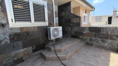 House on Calle del Pintor Pablo Uranga photo 21