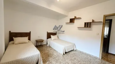 Piso en alquiler en Calle de Burdeos, Palomarejos (Distrito Zona Nueva. Toledo Capital) de 320 €<span>/mes</span>