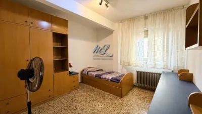 Piso en alquiler en Calle de Burdeos, Palomarejos (Distrito Zona Nueva. Toledo Capital) de 320 €<span>/mes</span>