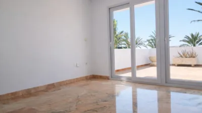 Detached house on Calle de la Gaviota photo 13