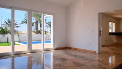 Detached house on Calle de la Gaviota photo 9