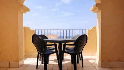 Apartment on Arquitecto Julian Laguna Street photo 9