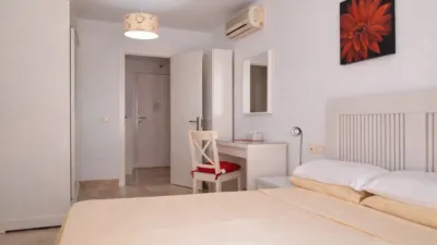 Apartment on Arquitecto Julian Laguna Street photo 21