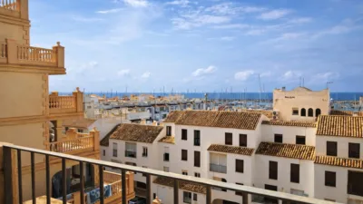 Apartment on Arquitecto Julian Laguna Street photo 4