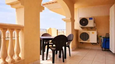 Apartment on Arquitecto Julian Laguna Street photo 8