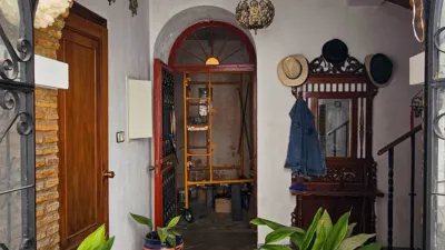 House in the Centre photo 20