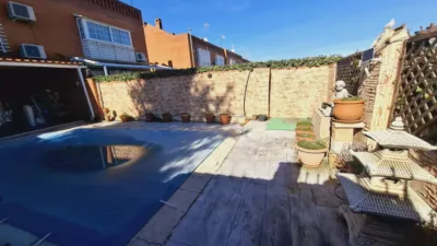 Semi-detached chalet on Calle de San Sebastián photo 3