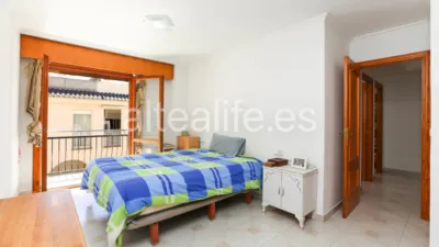 Apartment on Carrer de Miguel Hernández photo 19