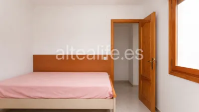 Apartment on Carrer de Miguel Hernández photo 38