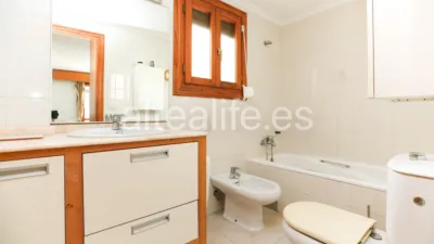 Apartment on Carrer de Miguel Hernández photo 25