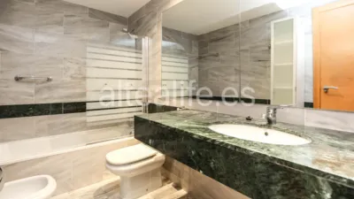Piso en calle Xaloc photo 30