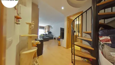 Piso en venta en Escoles, Cementiri Vell (Distrito Vallparadís-Escoles. Terrassa) de 184.000 €