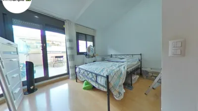 Piso en venta en Escoles, Cementiri Vell (Distrito Vallparadís-Escoles. Terrassa) de 184.000 €