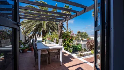 Chalet unifamiliar en venta en Calle de los Papagayos, La Montaña (Teguise) de 595.000 €