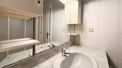 Apartment on Carrer de Bosch i Cardellach photo 15