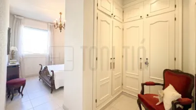 Apartment on Carrer de Bosch i Cardellach photo 7