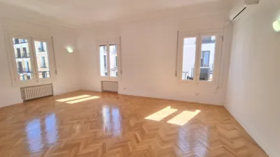 Apartment on Calle del Divino Pastor photo 2