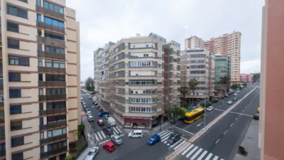 Piso en venta en Avenida de las Escaleritas, 32, cerca de Calle Cronista Benítez Inglott, Ciudad Alta (Las Palmas de Gran Canaria) de 235.000 €