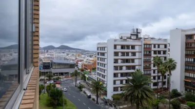 Piso en venta en Avenida de las Escaleritas, 32, cerca de Calle Cronista Benítez Inglott, Ciudad Alta (Las Palmas de Gran Canaria) de 235.000 €