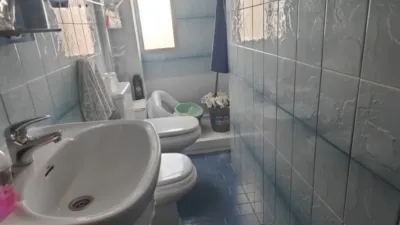 Piso en venta en Calle de la Laguna, 40, cerca de Calle de Casimiro Escudero, Vista Alegre (Distrito Carabanchel. Madrid Capital) de 199.000 €
