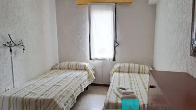 Piso en alquiler en Avenida de la Libertad, 87, cerca de Calle de la República de Cuba, Zona Playa (Laredo) de 2.850 €<span>/mes</span>