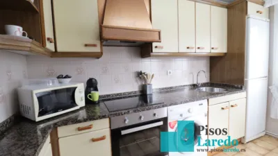 Piso en alquiler en Calle del Padre Ignacio Ellacuria, 115, Carlos V (Laredo) de 3.850 €<span>/mes</span>