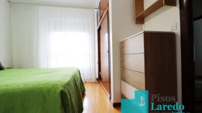 Piso en alquiler en Calle del Padre Ignacio Ellacuria, 115, Carlos V (Laredo) de 3.850 €<span>/mes</span>