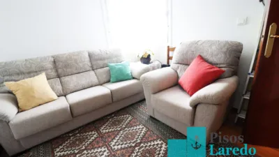 Piso en alquiler en Calle del Padre Ignacio Ellacuria, 115, Carlos V (Laredo) de 3.850 €<span>/mes</span>
