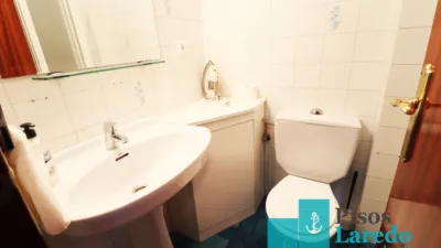 Piso en alquiler en Calle del Padre Ignacio Ellacuria, 115, Carlos V (Laredo) de 3.850 €<span>/mes</span>