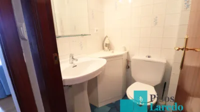 Piso en alquiler en Calle del Padre Ignacio Ellacuria, 115, Carlos V (Laredo) de 3.850 €<span>/mes</span>