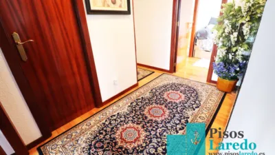 Piso en alquiler en Calle del Padre Ignacio Ellacuria, 115, Carlos V (Laredo) de 3.850 €<span>/mes</span>