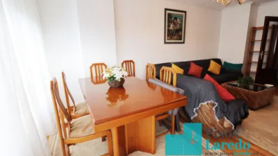 Piso en alquiler en Calle del Padre Ignacio Ellacuria, 115, Carlos V (Laredo) de 3.850 €<span>/mes</span>