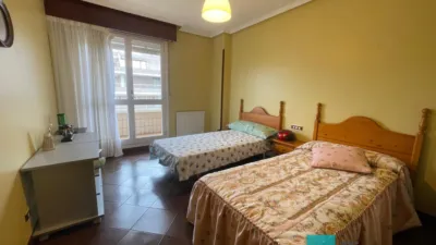 Piso en alquiler en Avenida de Francia, cerca de Avenida de la Victoria, Zona Playa (Laredo) de 2.550 €<span>/mes</span>