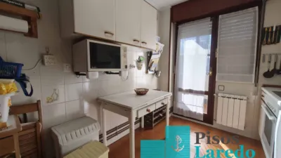 Piso en venta en Avenida de Francia, cerca de Calle de la República de Bolivia, Zona Playa (Laredo) de 490.000 €