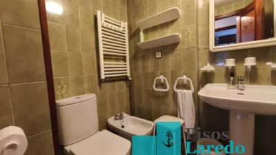 Piso en venta en Avenida de Francia, cerca de Calle de la República de Bolivia, Zona Playa (Laredo) de 490.000 €