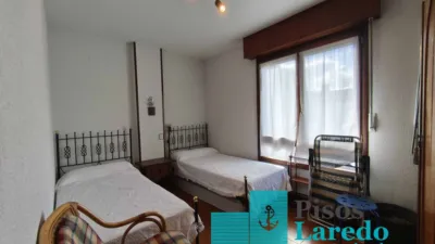 Piso en venta en Avenida de Francia, cerca de Calle de la República de Bolivia, Zona Playa (Laredo) de 490.000 €