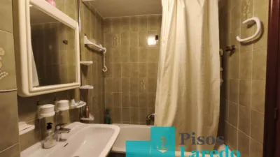 Piso en venta en Avenida de Francia, cerca de Calle de la República de Bolivia, Zona Playa (Laredo) de 490.000 €